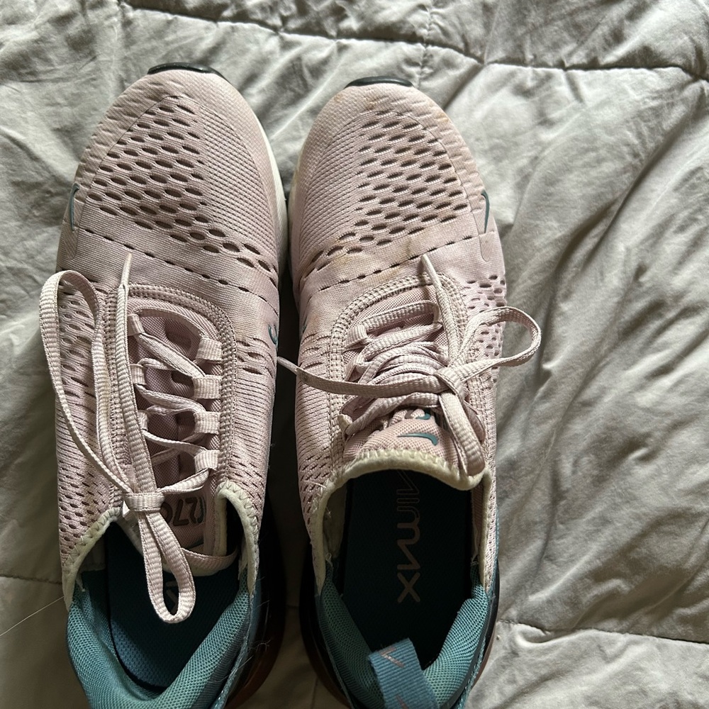 RARE Women's Nike Air Max 270 Particle Rose Celestial Teal
